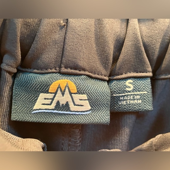 Eastern Mountain Sports Paper Bag Waist Shorts - Picture 4 of 8